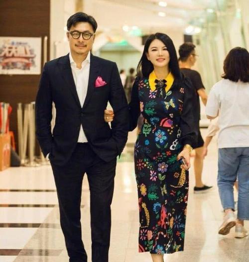 李湘王岳伦离婚蔡少芬张晋却占领了评论区