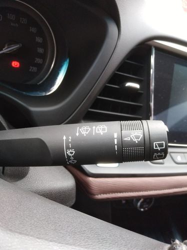 别克gl6前雨刷间隔时间忽快忽慢的问题