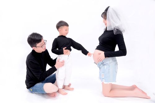 我的二胎孕妇照/_孕妇照_二胎_全家福_奶量_哺乳期_妊娠纹_母婴_孕产