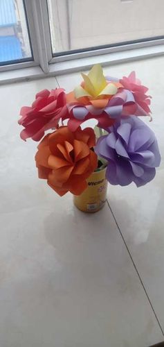 折花送祝福,朵朵传心意