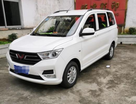 mpv五菱宏光1箱油能装多少升 五菱宏光s能加多少油