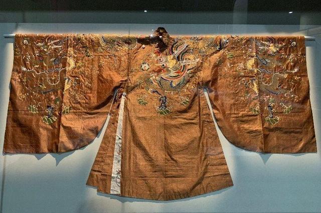 来看看最美华服,"衣冠大成——明代服饰文化展"今日省博开展