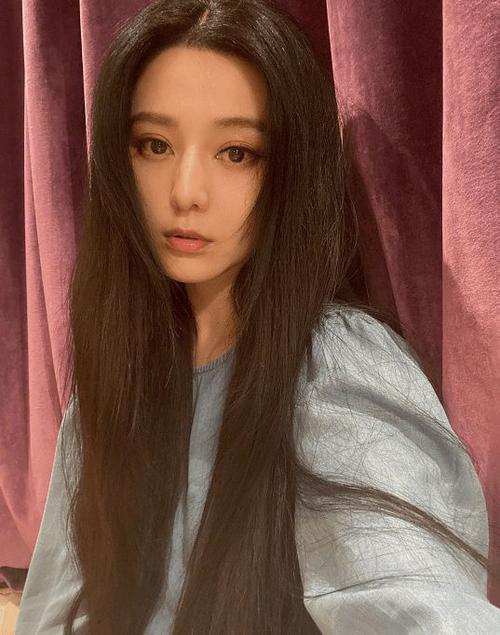 范冰冰20岁旧照曝光离开美颜和精修婴儿肥的脸蛋灵气十足