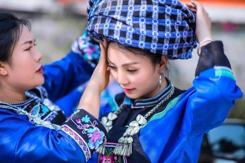 安顺风物 | 绚烂,安顺镇宁的一抹"布依蓝"_服饰