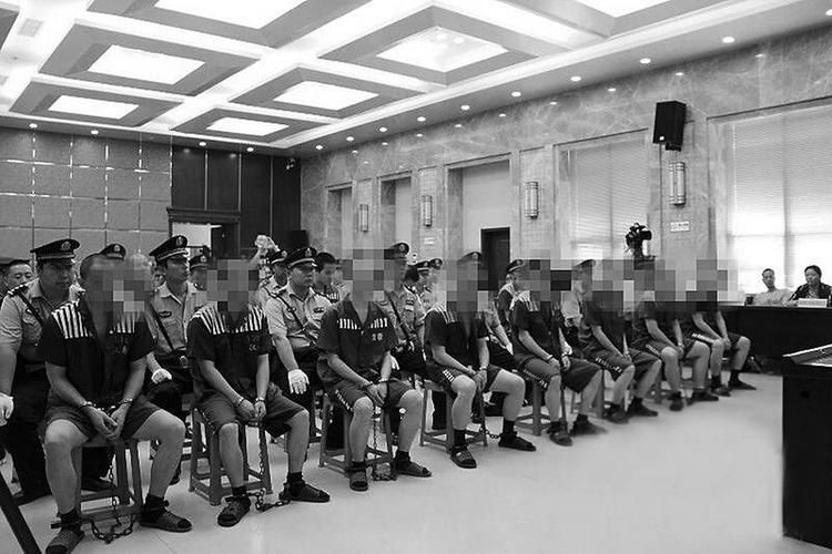 这些"害人精"都栽了 安康涉黑案一审宣判 30名被告人被判处相应刑罚