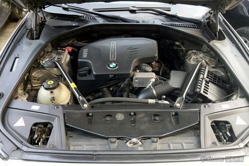 宝马5系 2013款 2.0t 自动 525li卓乐版