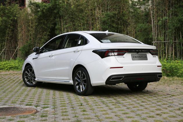 双前脸/大沙发 奇瑞艾瑞泽5 plus实拍_58汽车手机版