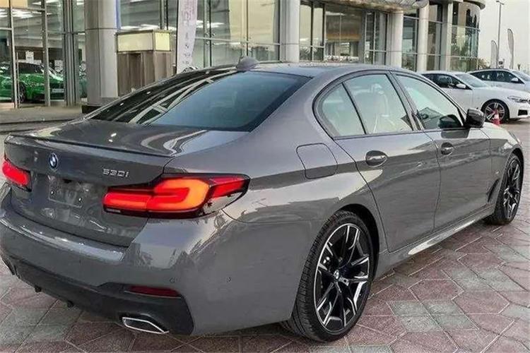 2022款宝马1系三厢消息宝马5系2022大改款效果图