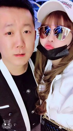 韩雅乐哈尔滨线下聚会,晚宴唱经典曲目《包容》;海绵宝宝莎啦啦等徒弟