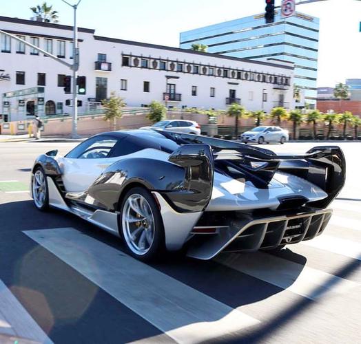 全新迈凯伦sabre海外实车搭载40tv8发动机最大功率813马力