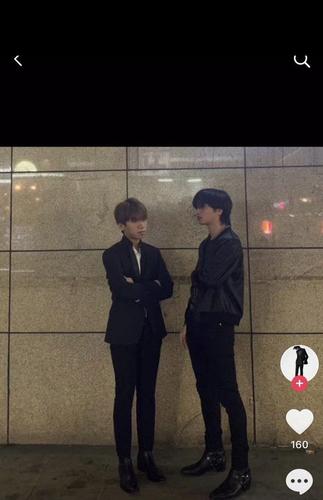 郑元松 的微博: 《平行世界》  weibo.cn