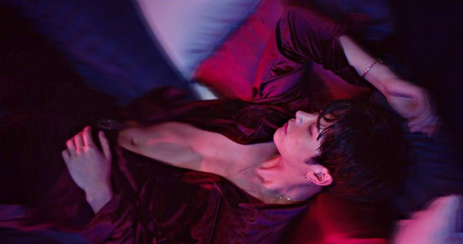 王嘉尔新歌《okay》mv帅气高清图片