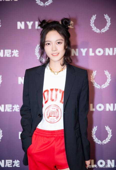 赵今麦,2002年出生,身高165cm.