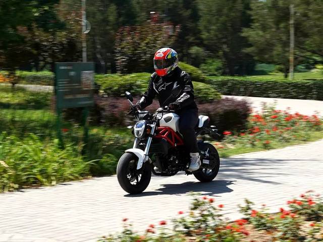 外观新颖 乐趣足 试驾银钢"小怪兽"yg150-23a