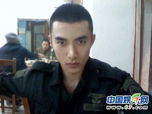 深扒爆火征婚男模梁超:整容ps奇葩 网友称p头士