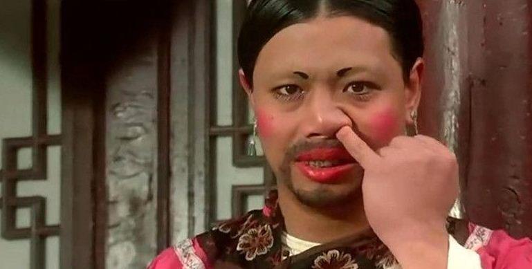 我的天呀,你家孩子又在挖鼻孔!