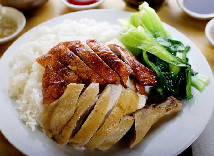  p>烧鹅饭是广东省的一道传统名菜,属于粤菜系;该菜品的做法是将鹅