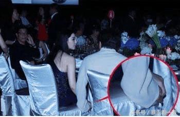 章子怡跟成龙大哥关系非同一般,两人曾在生日宴会上拥抱甜吻,给人超出