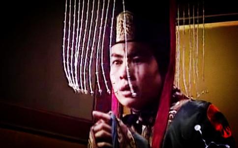 宋奇这个人,没什么特别大的本事,但是他有个姐姐是汉灵帝的皇后宋氏.