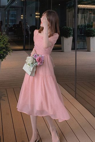 粉色连衣裙纱裙