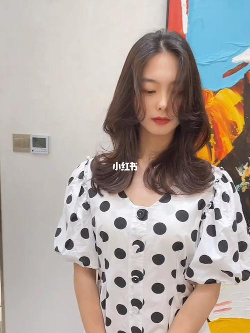 气垫烫  少女感发型 女生没有抵抗力的自然_发型_少女