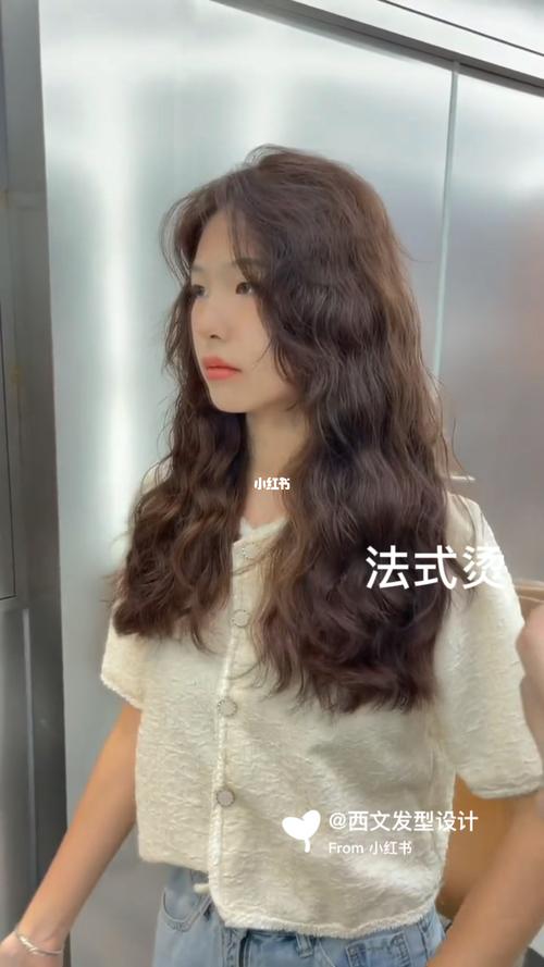 上海烫发96很适合女生尝试 整体造 型蓬松7815