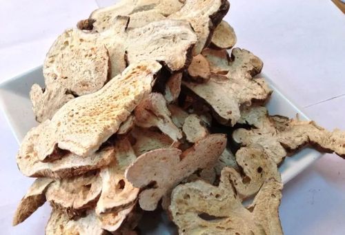 服用方法: 取白术适量,研末,用温水送