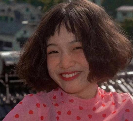 那些笑容治愈的美女头像