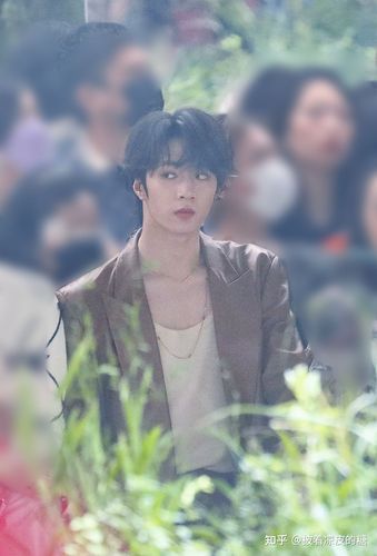 抛开粉丝滤镜大家觉得刘耀文的长相是小奶狗还是小狼狗