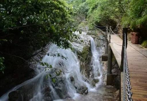 新化三联峒冰泉景区:5月19日9:00-11:00,70岁以上的免票