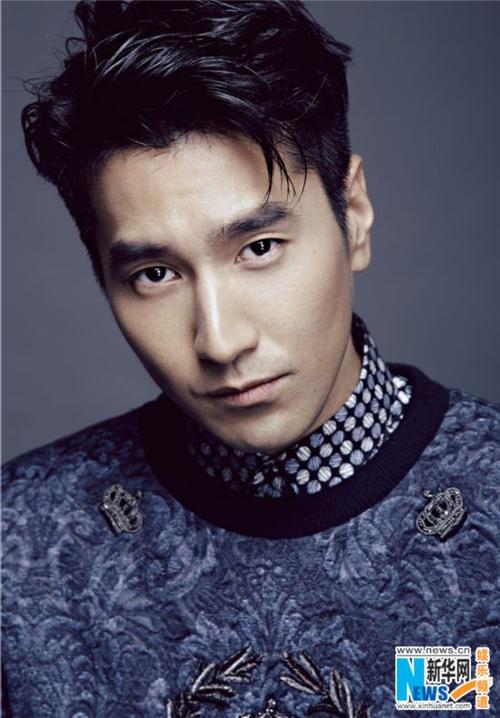 赵又廷登封面"眼神杀"展型男魅力气场