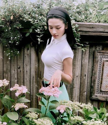 张柏嘉性感又刺激