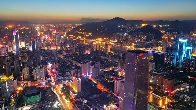 甘肃将建1个大城市1个中等城市12个小城市2个县级市入围