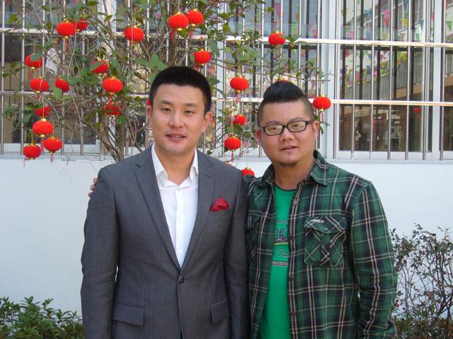 主持凯戈与《湖北经视》江涛演出候场.jpg