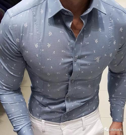 来看看肌肉男胸肌撑爆衬衫的快感吧