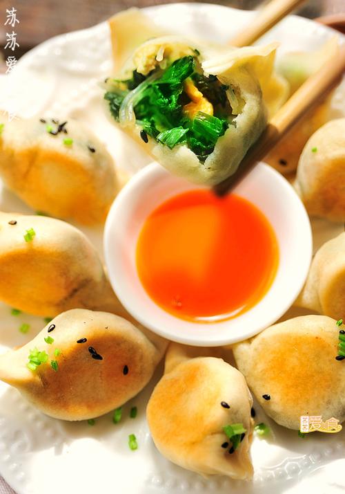 高考倒计时营养早餐外酥里嫩菠菜粉丝煎饺草莓优酪乳