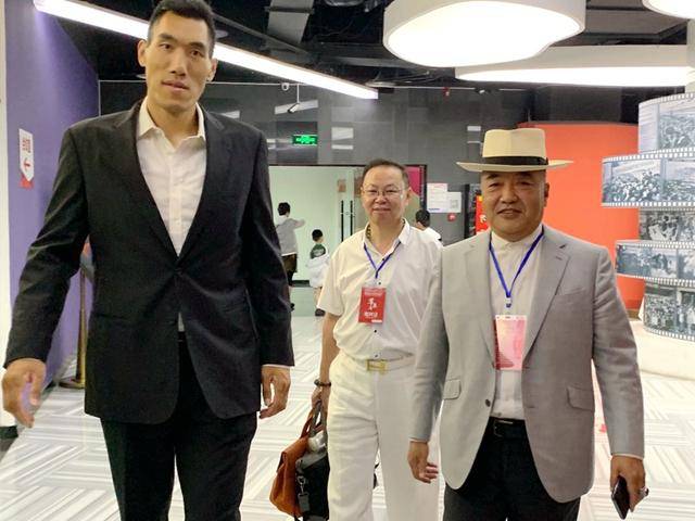 国际重量级职业拳击赛中国选手"泰山"董建军受邀出席助阵,大会在中国