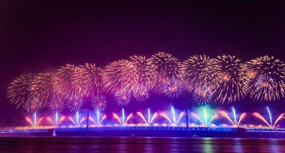 相约大连星海广场烟花晚会