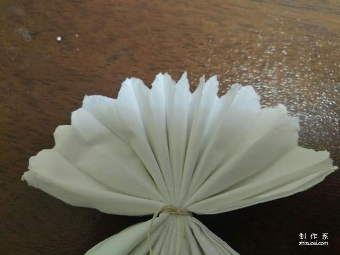 清明节祭祀小白花怎样制作来看看吧