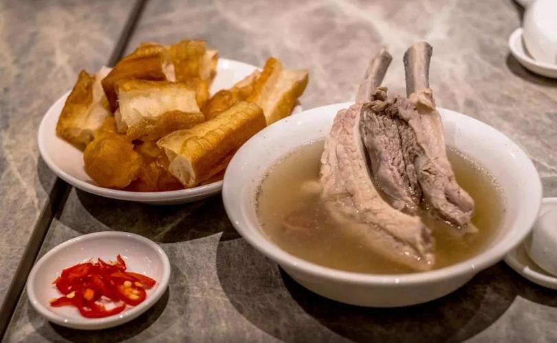 点了肉骨茶推荐加油条,肉骨茶的