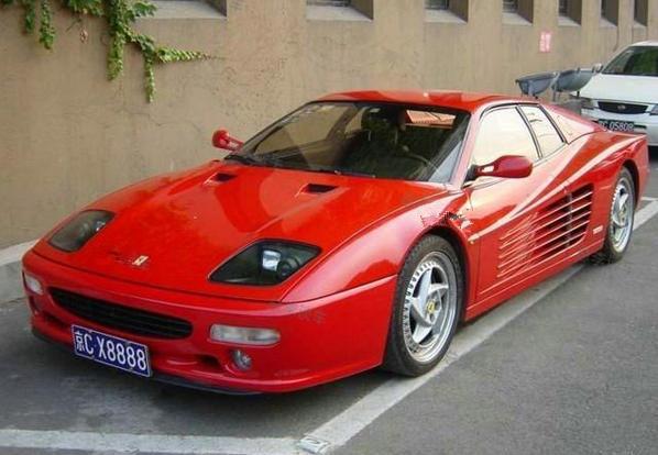 由于法拉利f512m的地位不输法拉利恩佐及法拉利laferrari,酷爱豪车的