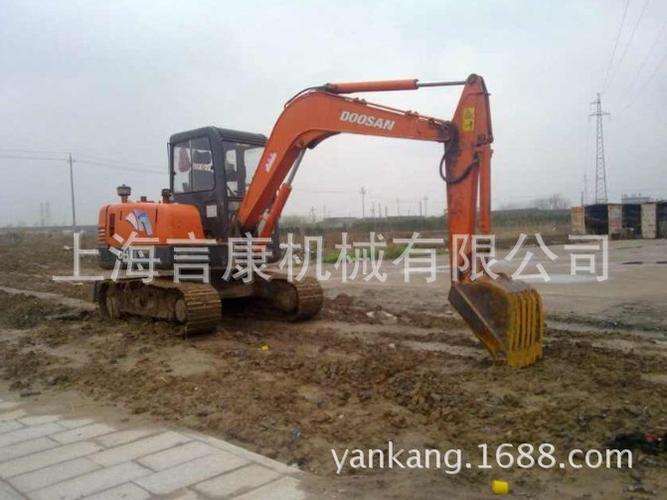 二手55型小挖机转让 2015年底劲爆促销价斗山dh55-60挖沟机