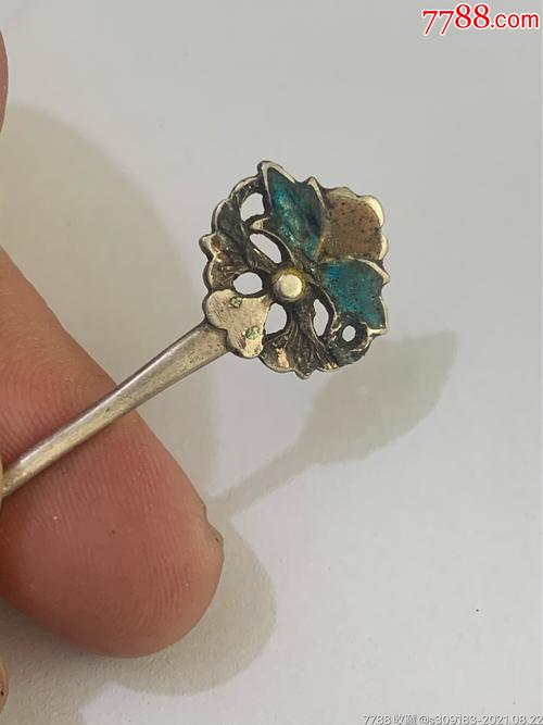 明代银发簪带款