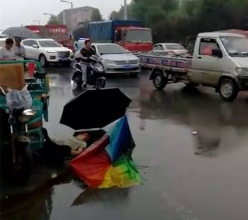 发生在大营孙家岗的一起交通事故,骑三轮车的人当场死亡
