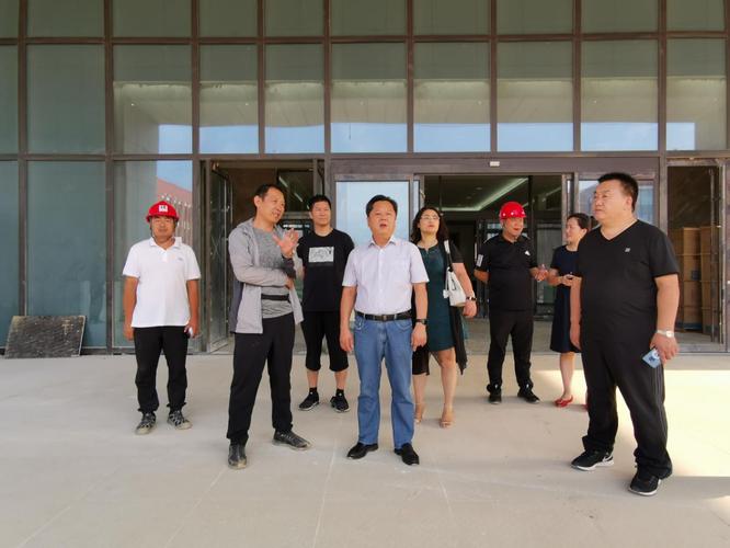 临沂城发集团董事长带队到市委新党校项目走访慰问