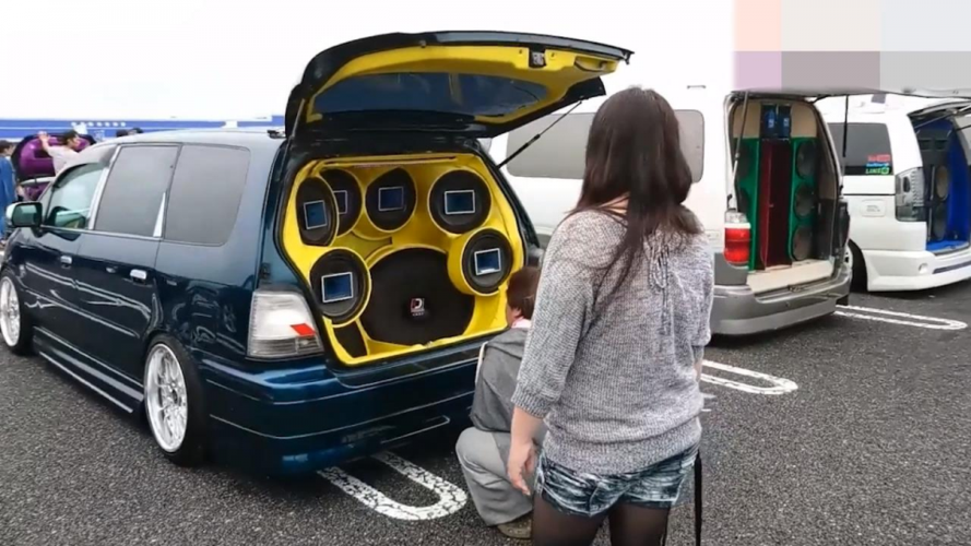 面包车改装大赛车主脑洞大开