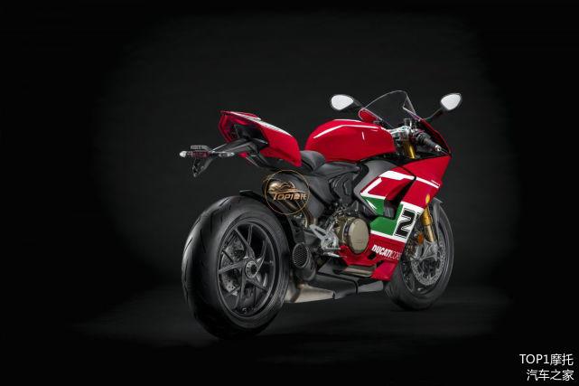 bayliss于2001年为杜卡迪赢得了wsbk冠军,这是使用ducati corse v