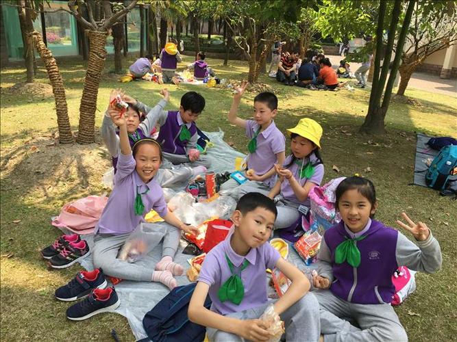 春游:野餐时的快乐