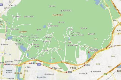 门票:免费 钟山风景区以中山陵园为中心,明孝陵和灵谷寺为依托,分布