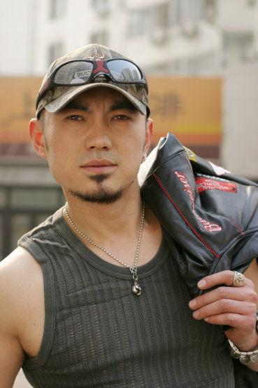 紫檀王》正在横店紧张拍摄,剧中,实力派演员一真饰演一个国民党的旅长